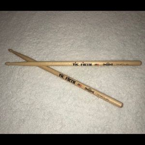 2 VIC FIRTH CHARLIE DANIELS BAND DRUMSTICKS